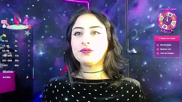 Discover our girls online shows and discover the company of countless livestreamers, with stunning shapes, sex toys and more.