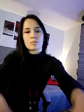 Discover our girls online shows and discover the company of countless livestreamers, with stunning shapes, sex toys and more.