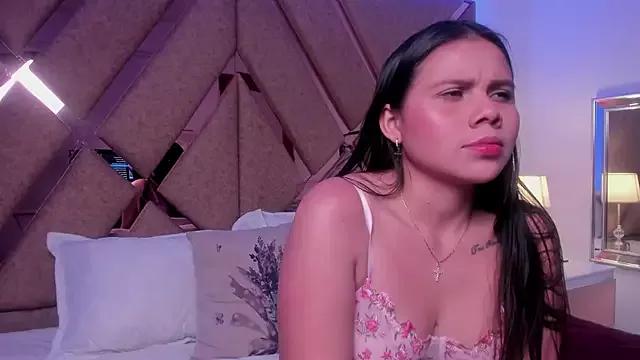 Cristalcute1 webcams show profile image 