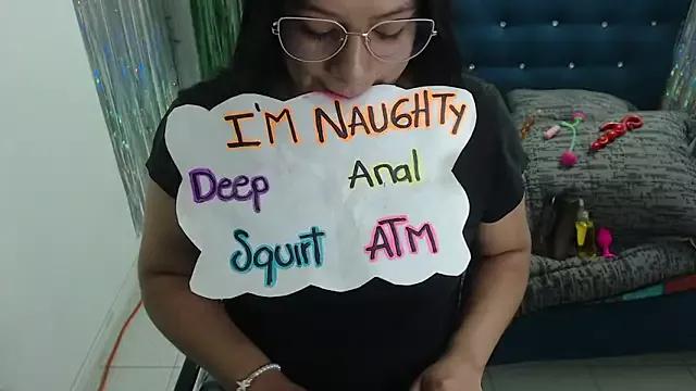 Discover our girls online shows and discover the company of countless livestreamers, with stunning shapes, sex toys and more.