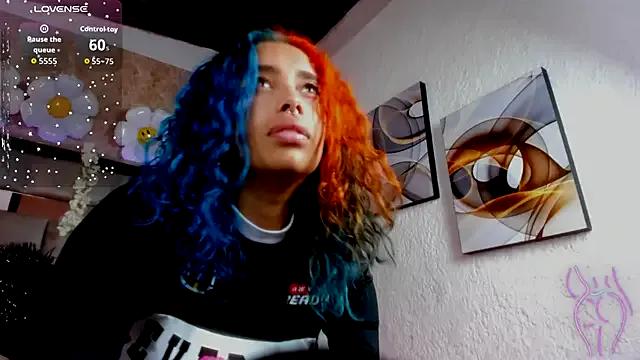 Photos of Cristall_ravven from StripChat is Freechat