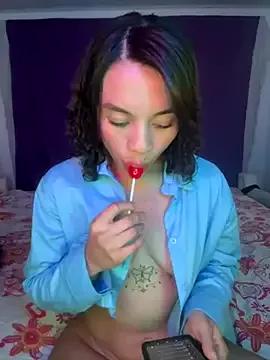 Discover our girls online shows and discover the company of countless livestreamers, with stunning shapes, sex toys and more.
