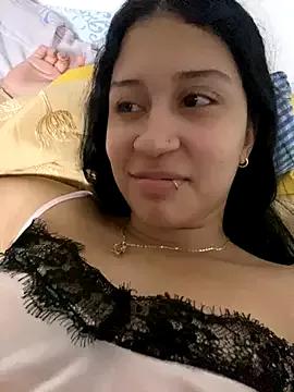 cristalxxx_hott from StripChat is Freechat