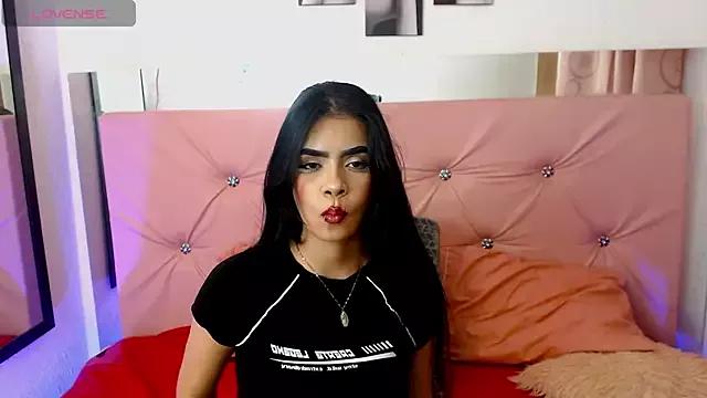 Crystall_Roose from StripChat is Freechat