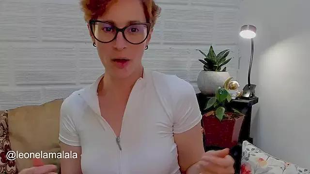cuddlingbunny from StripChat