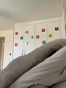 Curvy-Jinx from StripChat is Freechat