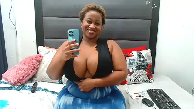 CURVYBUBBLEZ webcams show profile image 
