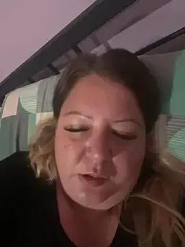 curvyhotred from StripChat is Freechat