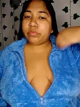 CurvyMelissa from StripChat is Freechat