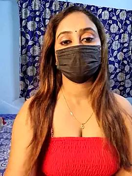 Cute-lusi from StripChat is Freechat