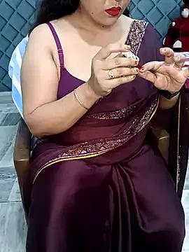 Cute-Raashii from StripChat is Freechat