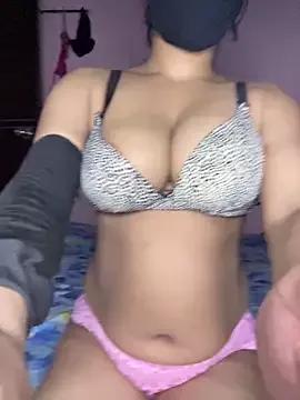 Cute-Samayra from StripChat is Freechat