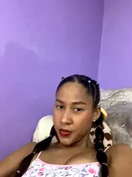 Discover our girls online shows and discover the company of countless livestreamers, with stunning shapes, sex toys and more.