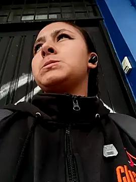 Discover our girls online shows and discover the company of countless livestreamers, with stunning shapes, sex toys and more.