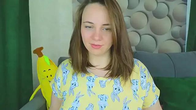 Discover our girls online shows and discover the company of countless livestreamers, with stunning shapes, sex toys and more.