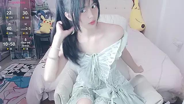 Discover our girls online shows and discover the company of countless livestreamers, with stunning shapes, sex toys and more.