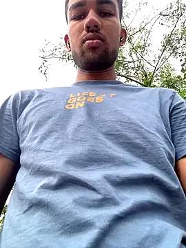 cutekaran from StripChat is Freechat