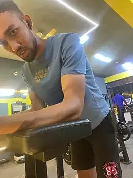 Discover our girls online shows and discover the company of countless livestreamers, with stunning shapes, sex toys and more.