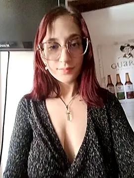 Discover our girls online shows and discover the company of countless livestreamers, with stunning shapes, sex toys and more.