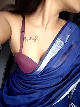 cuteniaa from StripChat is Freechat