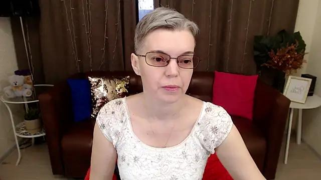 Discover our girls online shows and discover the company of countless livestreamers, with stunning shapes, sex toys and more.