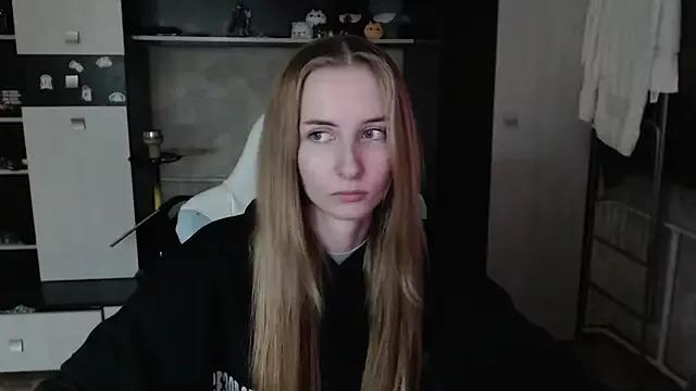 Cutti_Crystal from StripChat