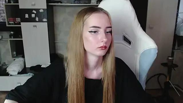 Cutti_Crystal from StripChat