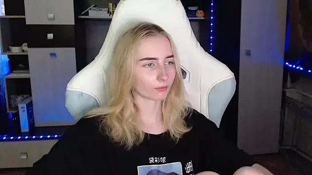 Cutti_Crystal from StripChat