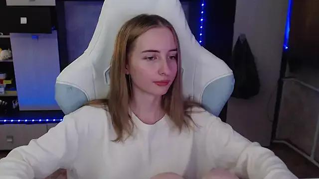 Cutti_Crystal from StripChat