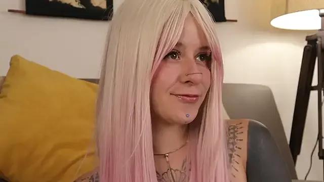 Daarlene from StripChat