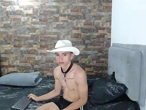 Daddyrich4u from StripChat