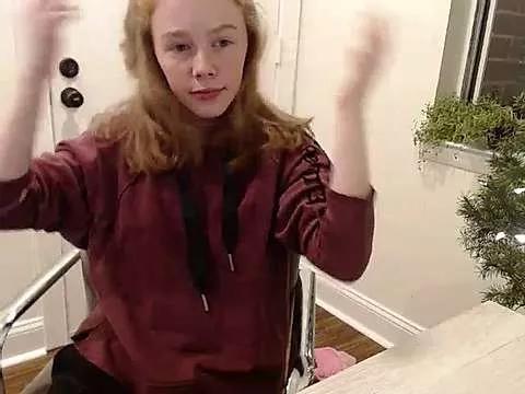 daddyscumprincess from StripChat