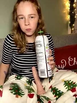 daddyscumprincess from StripChat