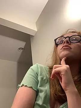 daddyscumprincess from StripChat