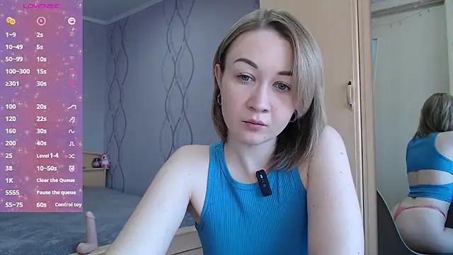 DaddysSluttyGirl2001 from StripChat