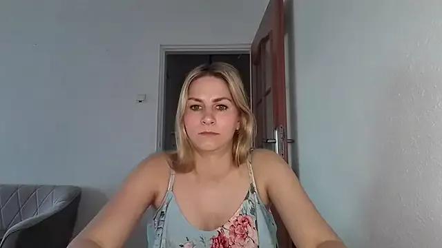 DagmarieFlirt from StripChat is Freechat