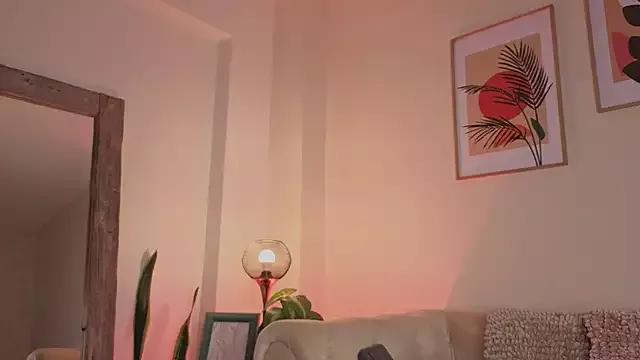 DahianaWalcott from StripChat is Freechat