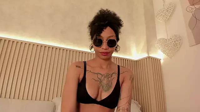 daiana_curly from StripChat