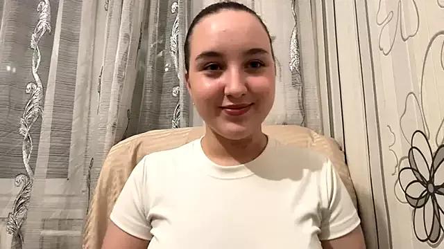 Discover our girls online shows and discover the company of countless livestreamers, with stunning shapes, sex toys and more.