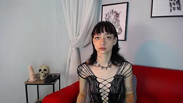 Discover our girls online shows and discover the company of countless livestreamers, with stunning shapes, sex toys and more.