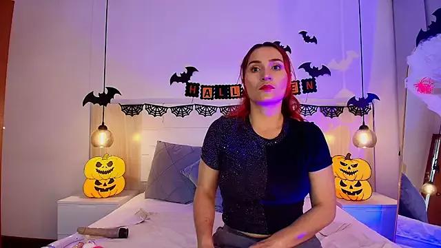 Discover our girls online shows and discover the company of countless livestreamers, with stunning shapes, sex toys and more.