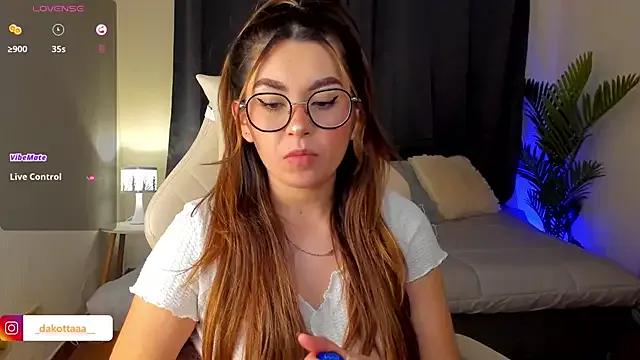 Dakottaa_ webcams show profile image 