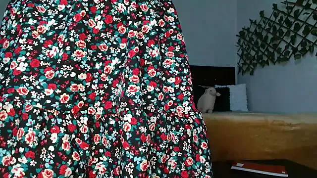 Dama_Scarlata18 from StripChat