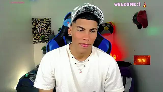 Damian_latinxxx from StripChat is Freechat