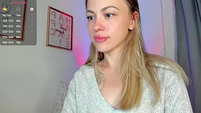 Discover our girls online shows and discover the company of countless livestreamers, with stunning shapes, sex toys and more.