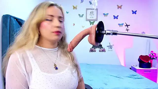 Dana_martinezz from StripChat is Freechat