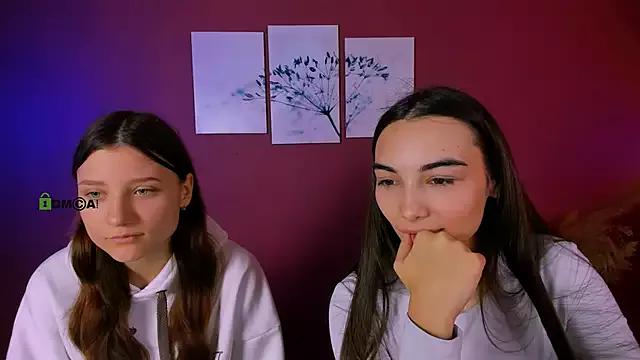 Discover our girls online shows and discover the company of countless livestreamers, with stunning shapes, sex toys and more.