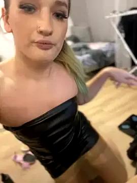 DanaAlf from StripChat is Freechat