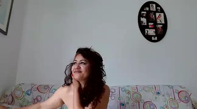 danasantoreal from StripChat