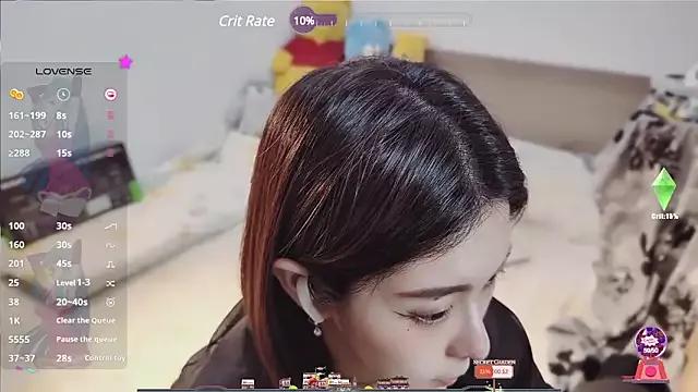 Discover our girls online shows and discover the company of countless livestreamers, with stunning shapes, sex toys and more.